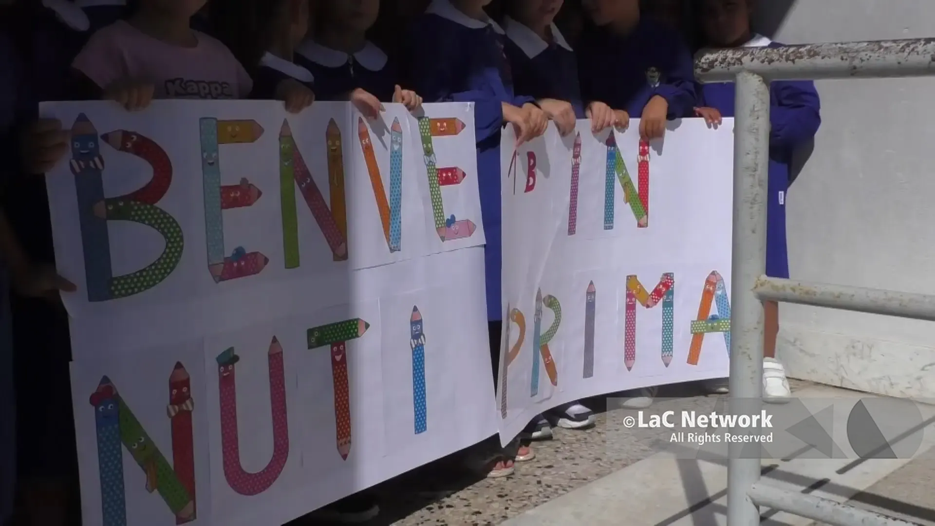 Primo giorno di scuola a Catanzaro, il benvenuto della città agli studenti delle prime classi\n