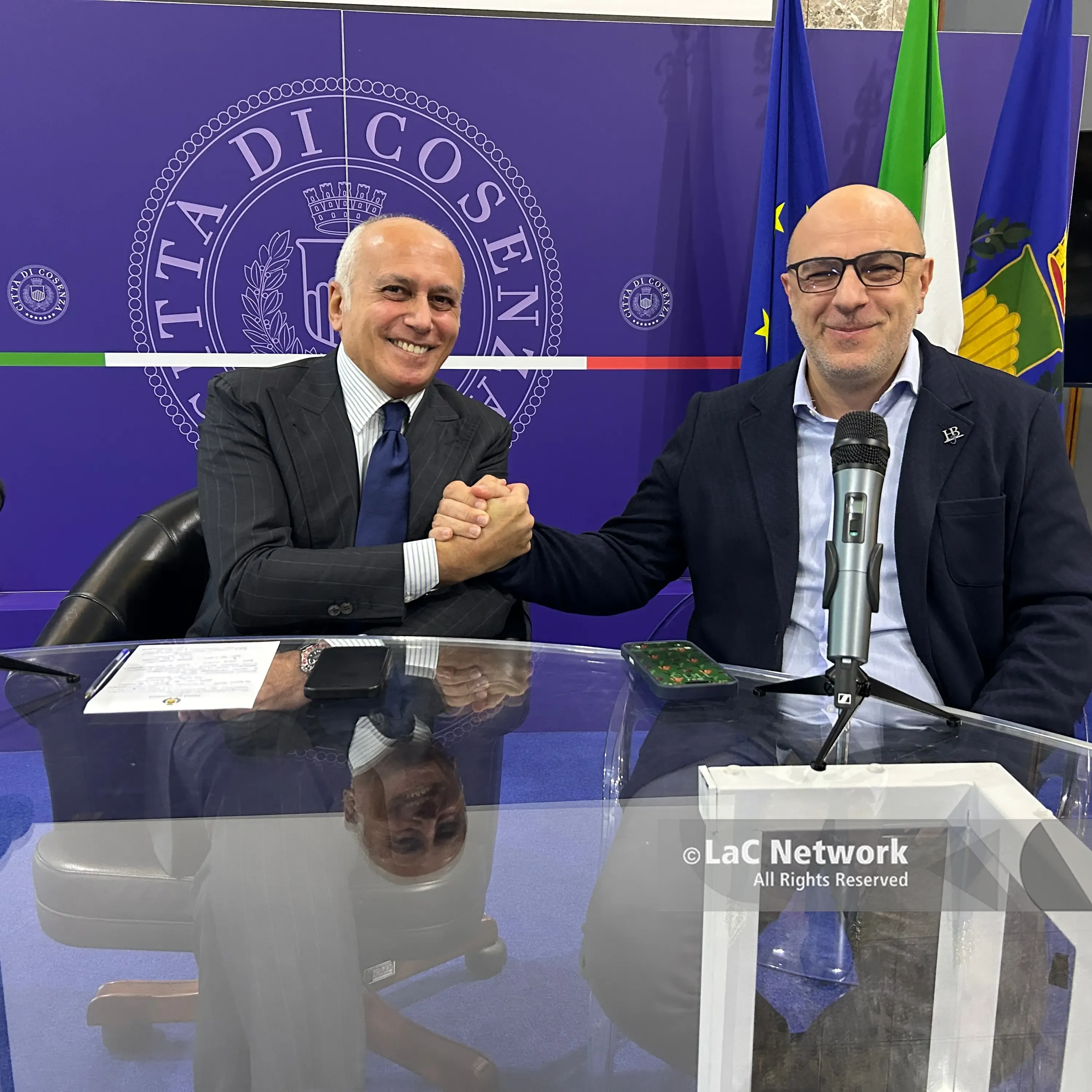 Comunali a Cosenza, non solo Franz Caruso: ecco\u00A0tutte le ipotesi in campo per la conquista di Palazzo dei Bruzi\n