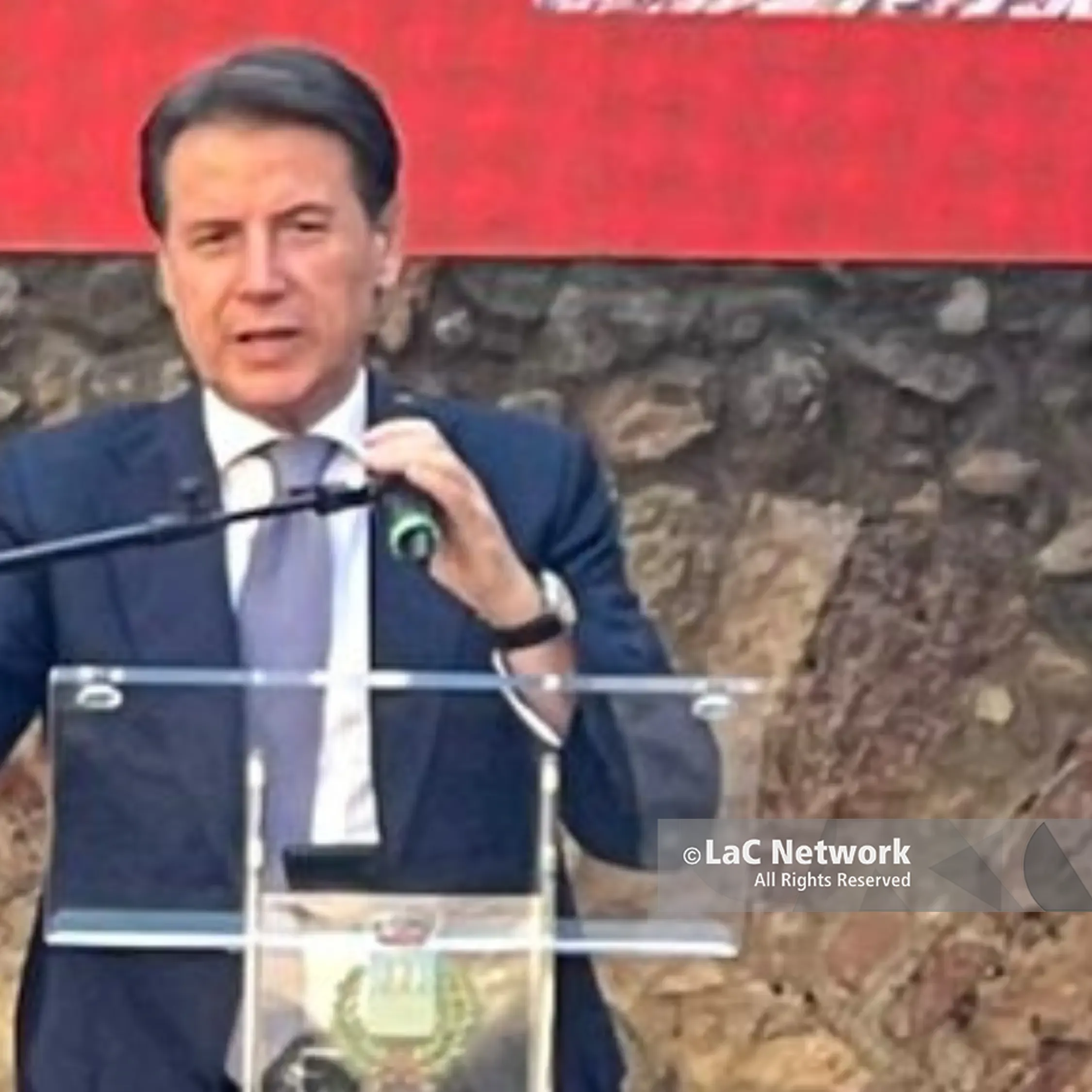 Conte (M5S): «No alle armi, da Nova emerge un mandato chiaro, con la guerra non si va da nessuna parte»\n