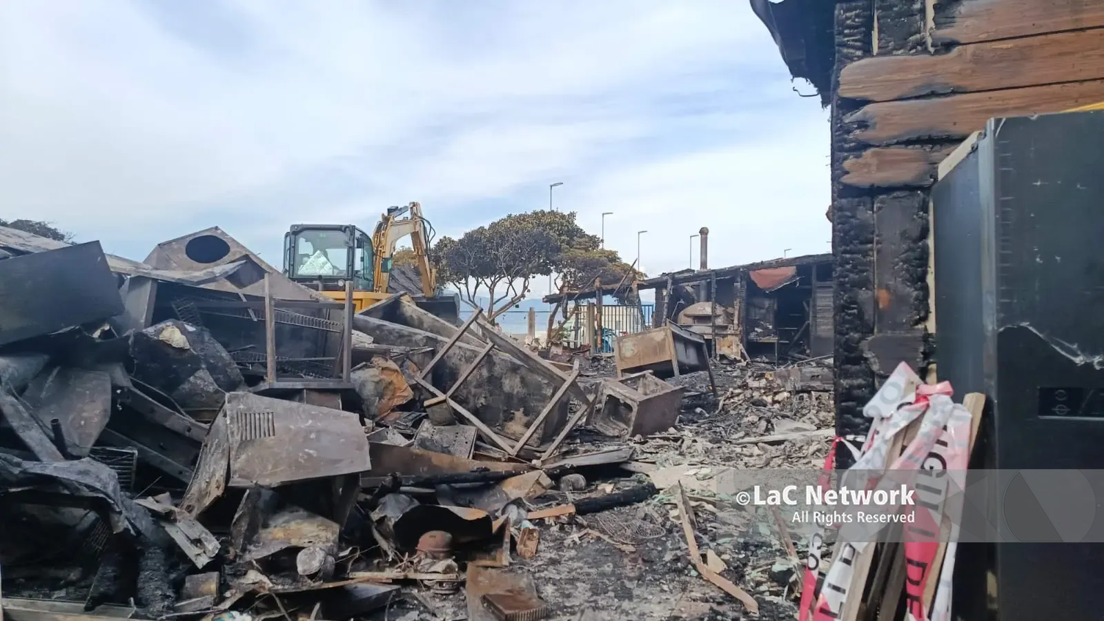 Lido distrutto dall’incendio a Pizzo, De Pinto (Fn): «I proprietari non vengano lasciati\u00A0soli, serve supporto da istituzioni e società civile»\n