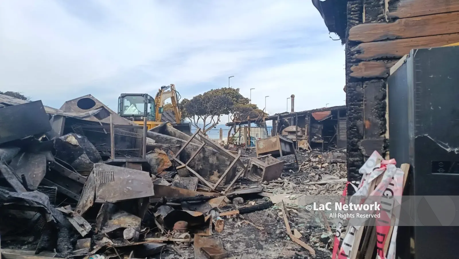 Lido distrutto dall’incendio a Pizzo, De Pinto (Fn): «I proprietari non vengano lasciati\u00A0soli, serve supporto da istituzioni e società civile»\n