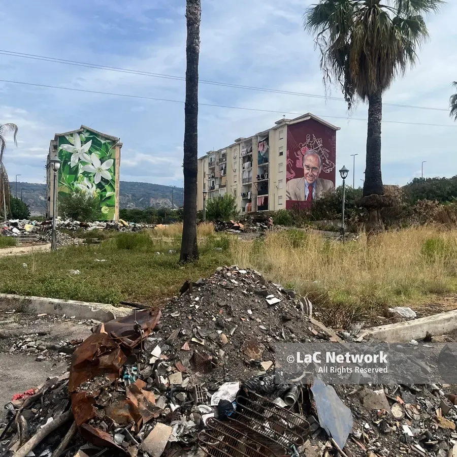 <p>Reggio, viaggio nella bellezza sospesa di Arghillà: «Senza una regolarizzazione degli alloggi non ci sarà normalità»</p>