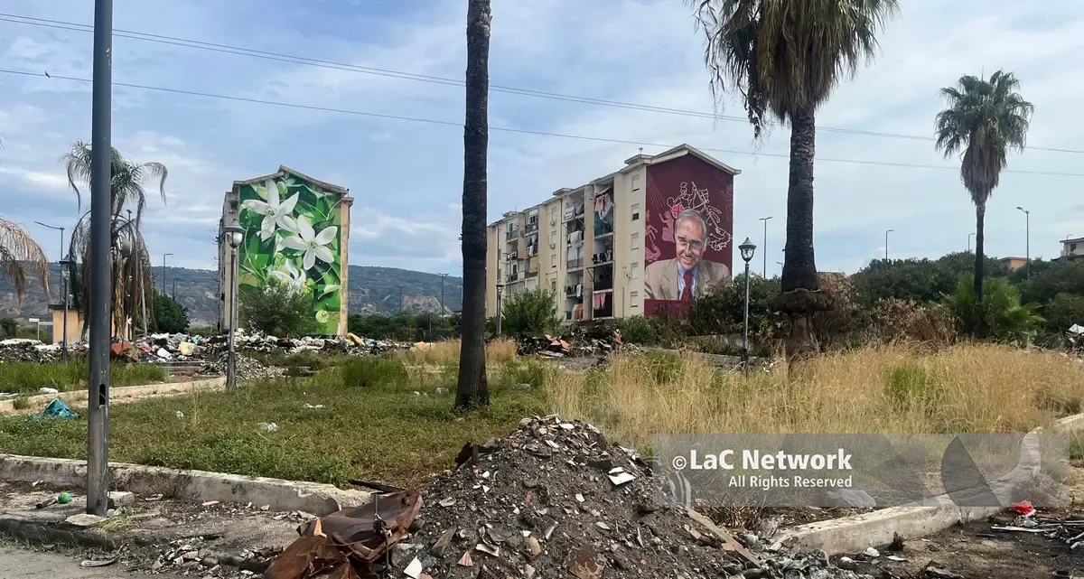 Viaggio nella bellezza sospesa di Arghillà, tra ottimismo e disincanto: «Senza una regolarizzazione degli alloggi non ci sarà normalità»