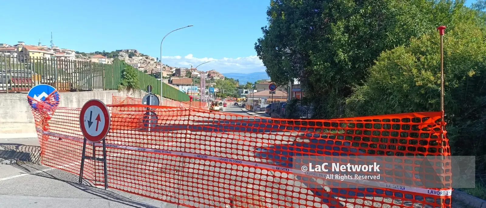 Cantiere\u00A0davanti al liceo Berto, scatta la stretta su via degli Artigiani: senso unico in salita e primi dubbi sulla sicurezza\n