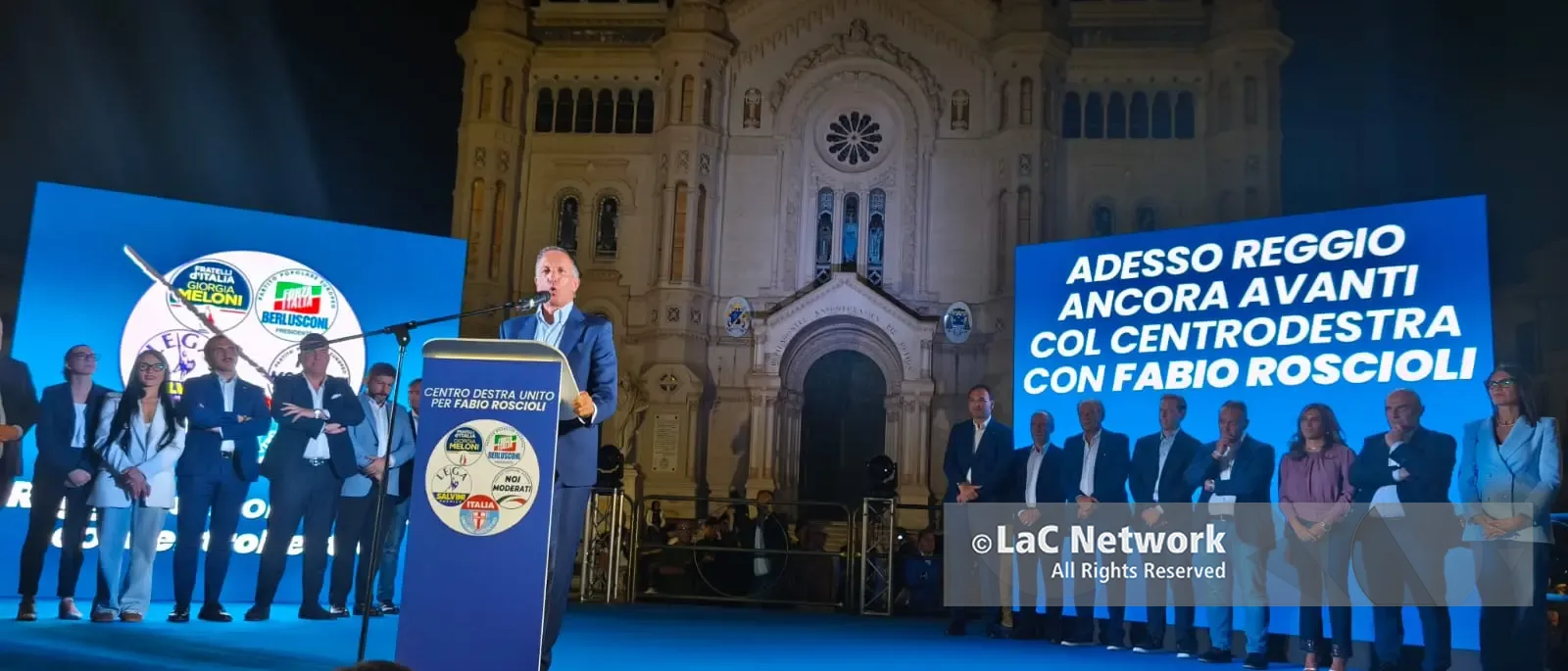 Roscioli chiude la campagna in piazza Duomo: «Non vengo a fare il ruffiano, rispetto il territorio e lavorerò per Reggio»\n
