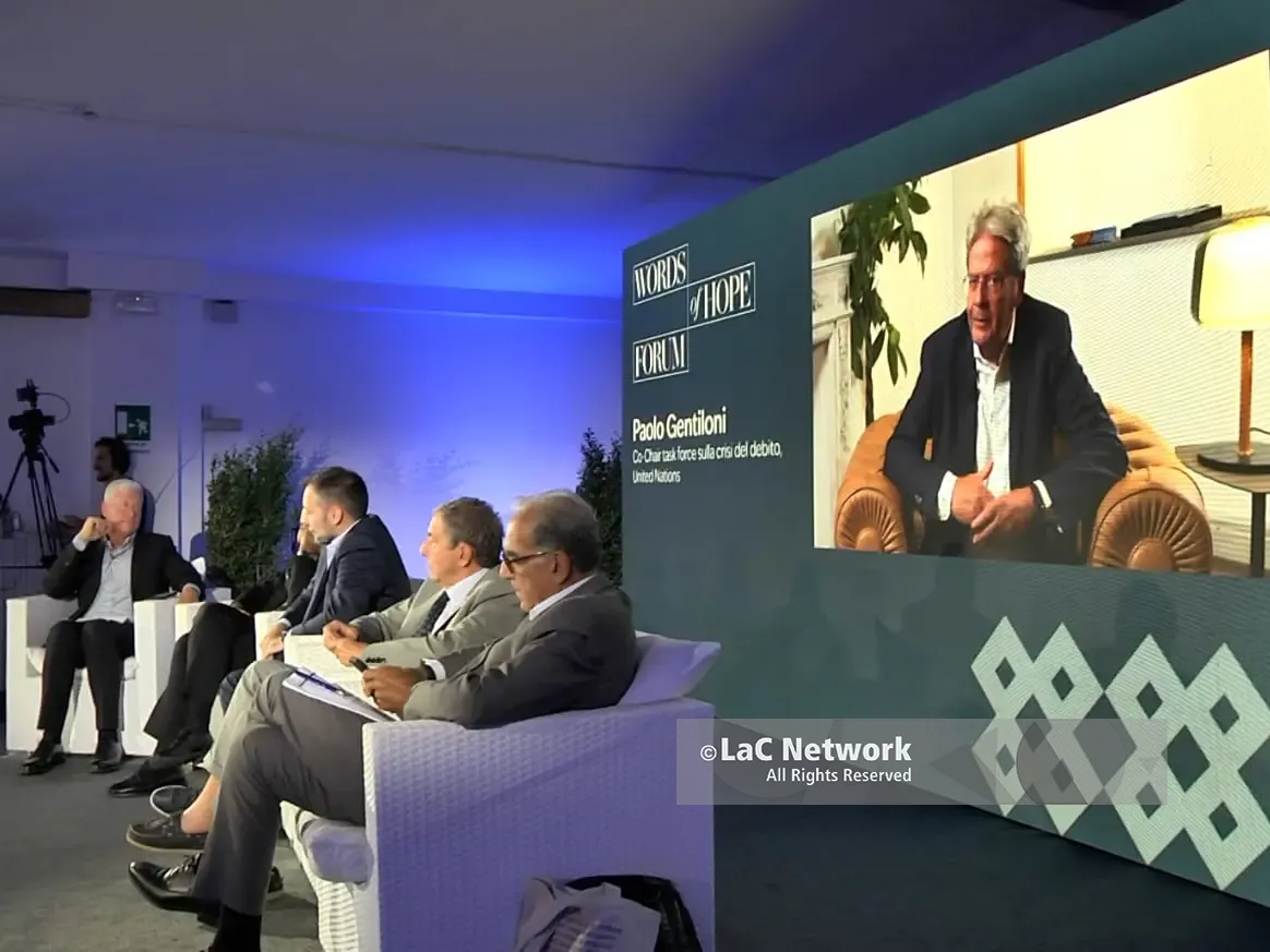 Words of hope, Gentiloni: «L’intelligenza artificiale non può essere guidata solo dal profitto»