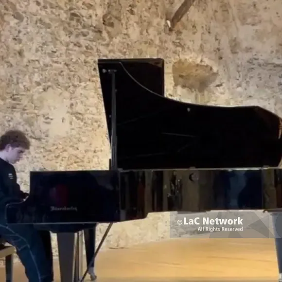 Dalla Calabria alla Spagna, il giovane pianista vibonese Alberto Greco porta il jazz oltreconfine\n