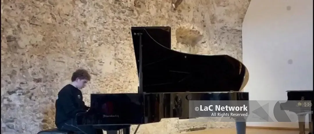 Dalla Calabria alla Spagna, il giovane pianista vibonese Alberto Greco porta il jazz oltreconfine\n