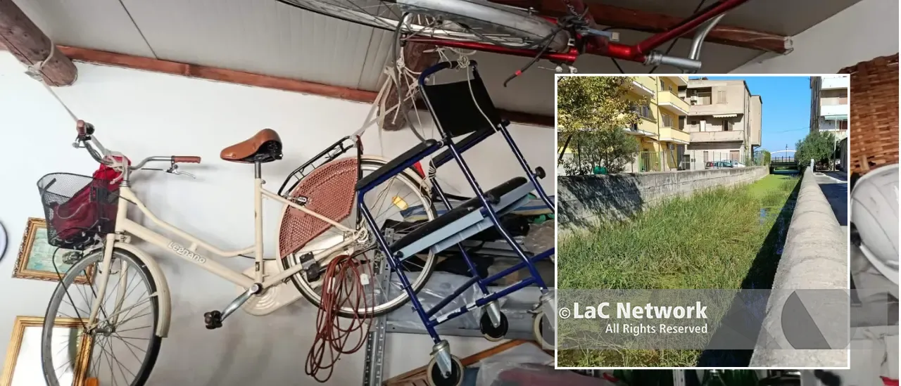 A Vibo Marina c’è chi fissa al soffitto le cose per salvarle dagli allagamenti: «Le nostre vite appese come soppressate»\n