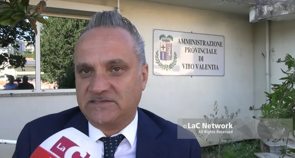 Provincia di Vibo, parla il “presidente” Barbalace: «Io super partes, elezioni entro 90 giorni». Ma il quadro normativo sta cambiando\n