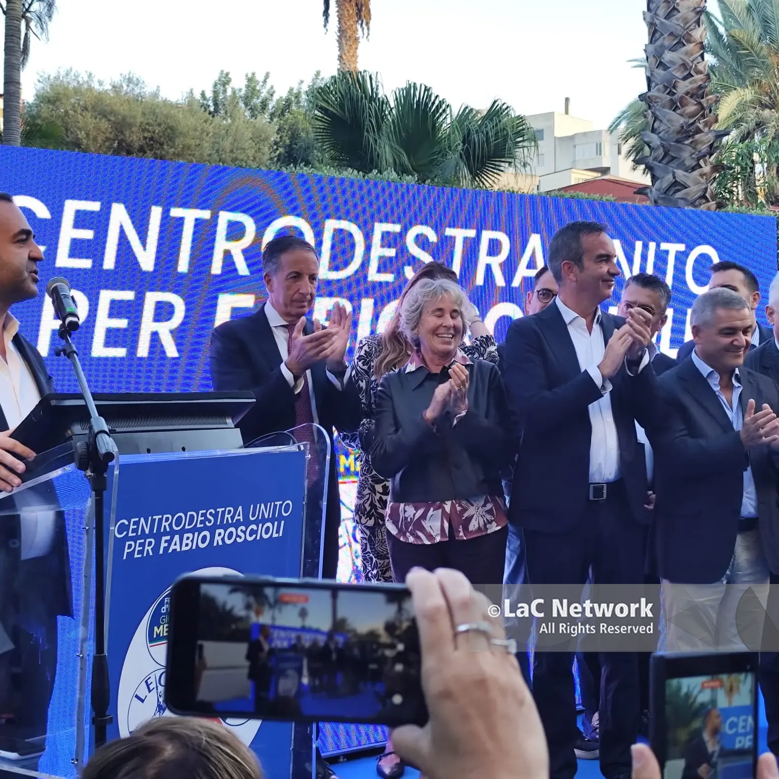 <p>Occhiuto e Cannizzaro sfottono Vannacci: «Voleva <span style=\"color:hsl(0, 75%, 60%);\">la sua Sassonia</span>? A Reggio ha preso sassate elettorali»</p>
