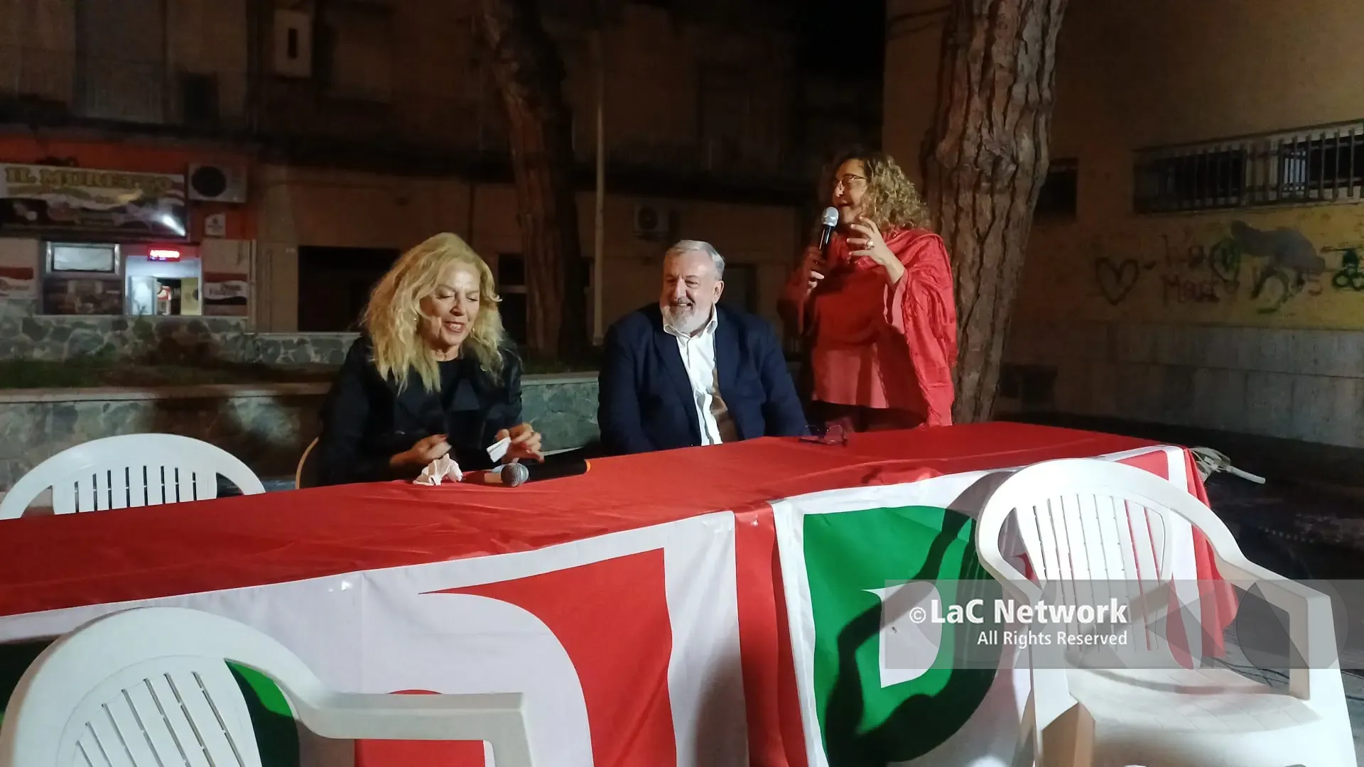 Michele Emiliano alla Festa dell'Unità di Vibo: «I\u00A0magistrati sono come arbitri di calcio, la giustizia al 100% non esiste»\n