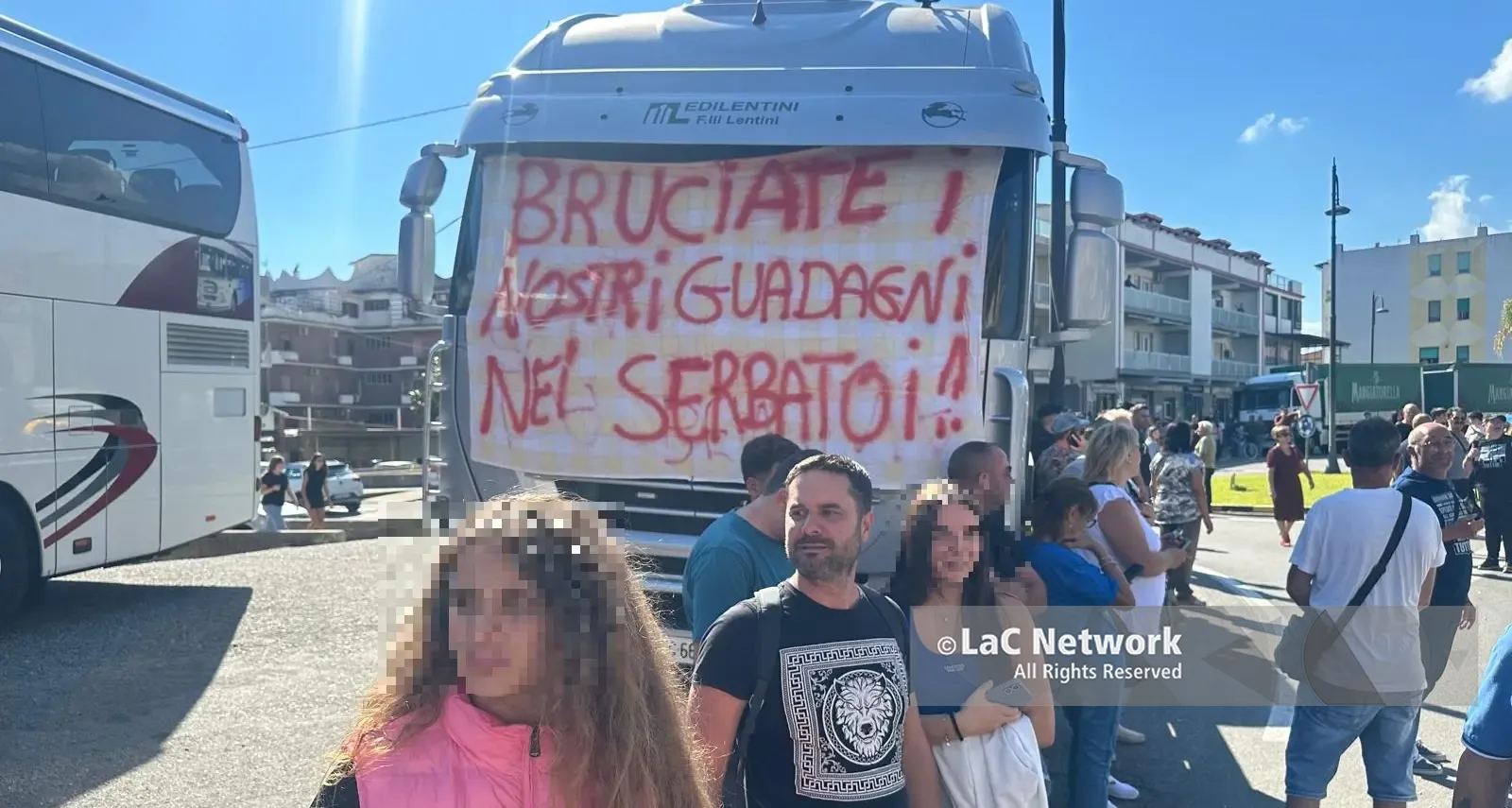 Proteste in Calabria, dalle accuse di Wanda Ferro al diritto di manifestare: il ruolo dello Stato tra legalità e dissenso\n
