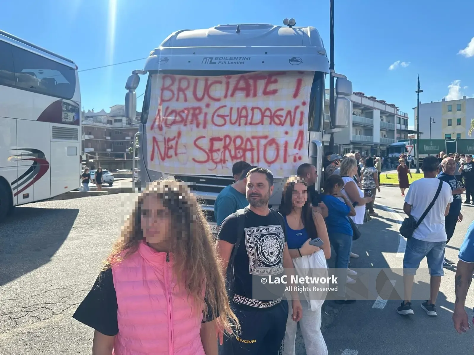 Proteste in Calabria, dalle accuse di Wanda Ferro al diritto di manifestare: il ruolo dello Stato tra legalità e dissenso\n