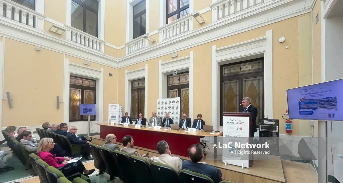 Strategie e competitività, Sbarra: «Il sistema portuale dello Stretto è il naturale traino di sviluppo nel Mediterraneo»\n\n\n