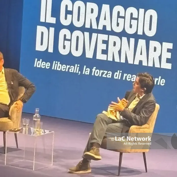 <p>Occhiuto presenta il libro a Cosenza e ribadisce: «Nessuna critica a Tajani, quello che non va in Fi è anche colpa mia»</p>