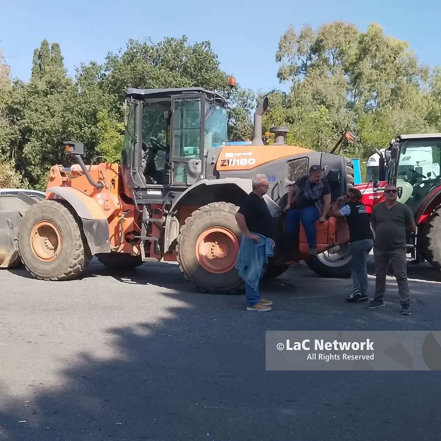 La protesta che la Calabria (e l’Italia)\u00A0non vedono: agricoltori e imprese soli contro il caro carburante\n