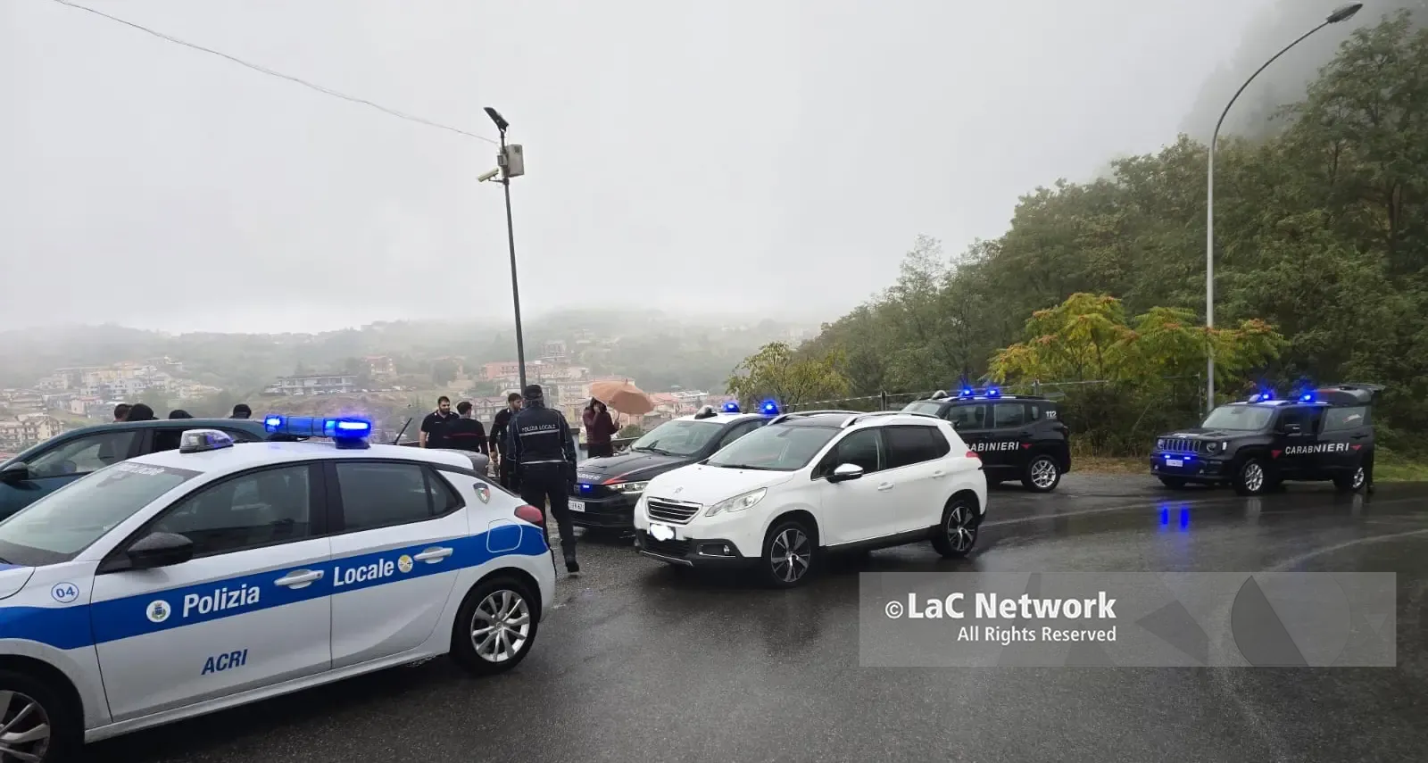 Controlli ad Acri, quattro uomini bloccati sulla SS 660 e trasferiti in caserma\n\n\n