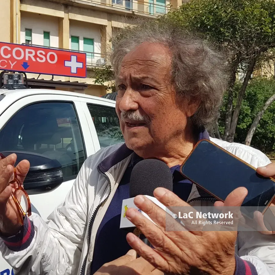 Roccaforte del Greco isolata, pullman intrappolato tra due frane. Il sindaco Nucera: «Si è rischiata la tragedia»\n