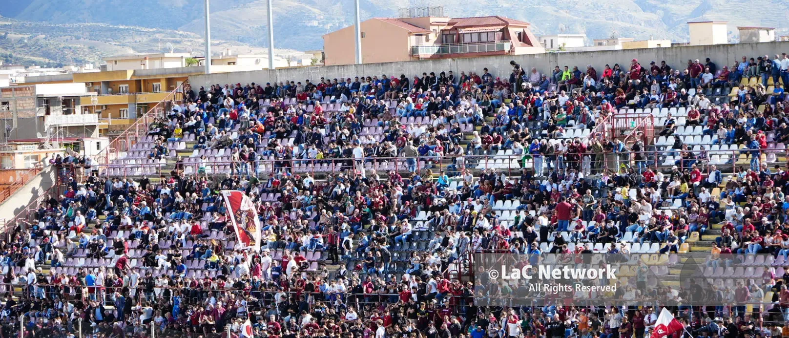 Reggina, pari amaro nel derby: la Vibonese resiste in dieci al Granillo (1-1)\n