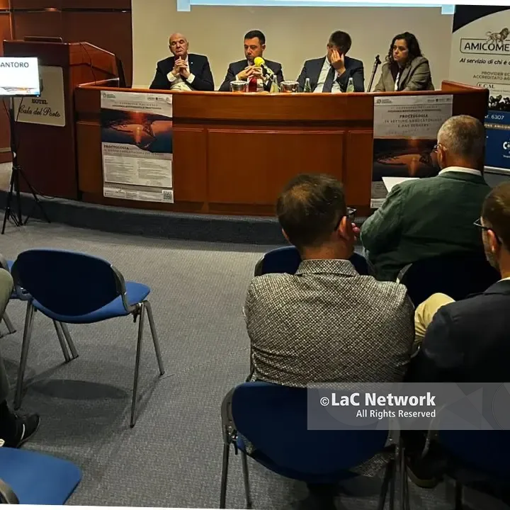 Proctologia, specialisti a confronto a Vibo Marina tra innovazione e carenze della sanità calabrese: «Le competenze da sole non bastano»\n