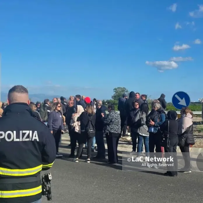 Corigliano Rossano sit-in contro il caro gasolio sulla 106: disagi alla circolazione, ma l’adesione è scarsa\n
