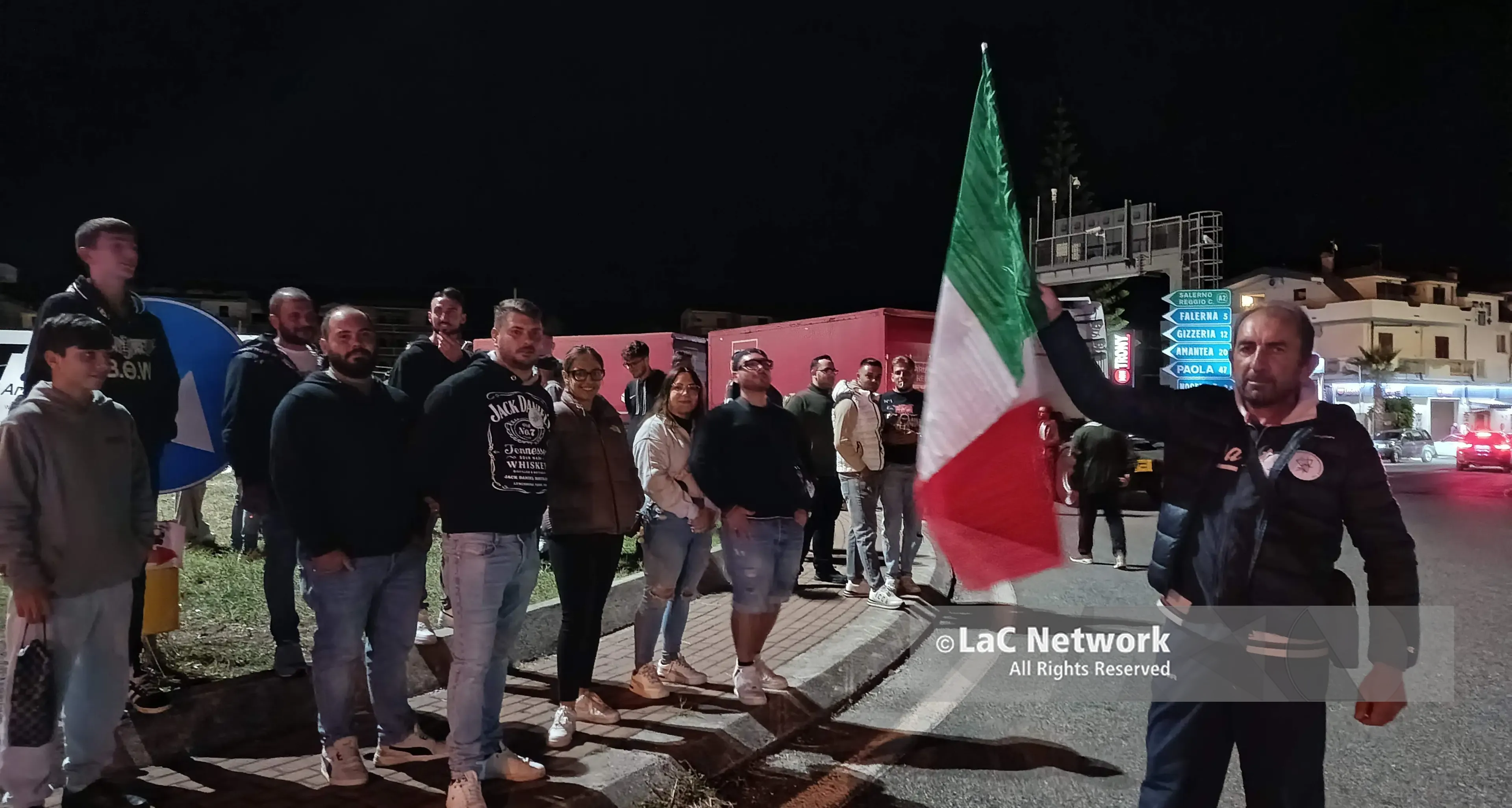 Autotrasportatori, a Falerna, Vazzano e Sant’Onofrio la protesta scatta nel cuore della notte: «Chiediamo una vita più dignitosa»\n