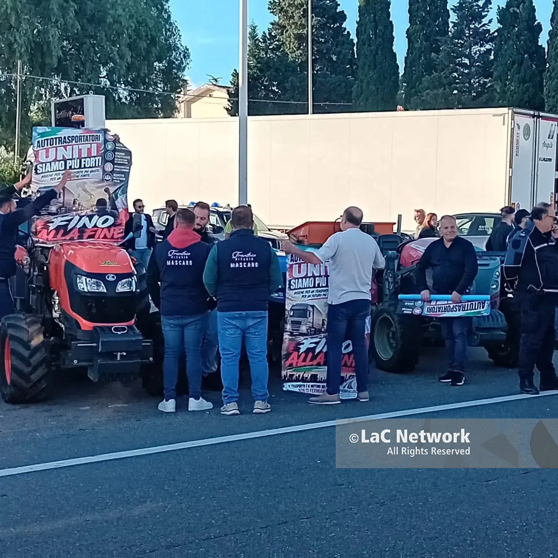 A Lamezia il cuore della protesta degli autotrasportatori, attesi in giornata sessanta mezzi\n