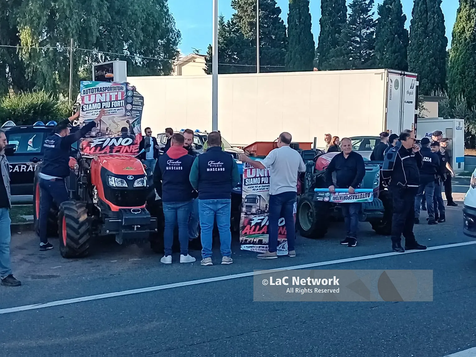 A Lamezia il cuore della protesta degli autotrasportatori: «La nostra è la battaglia di tutti»