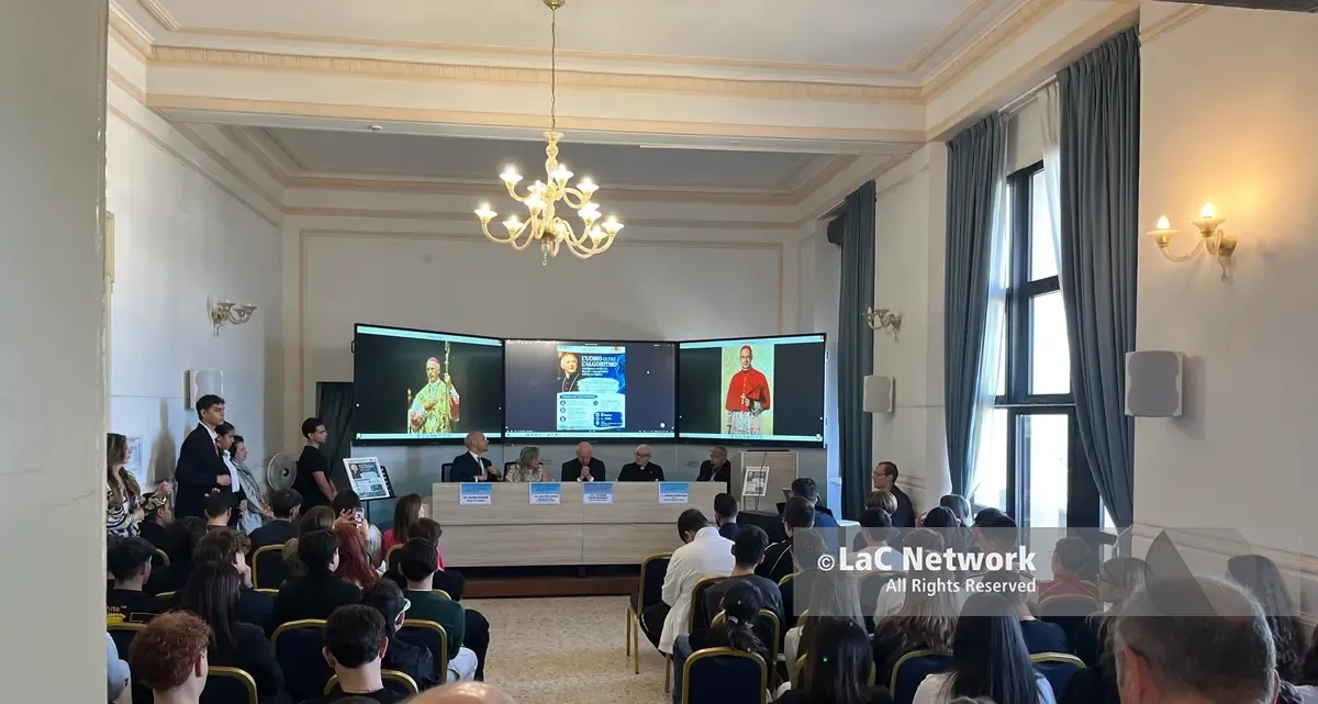 Usare l’intelligenza artificiale restando esseri pensanti dalla parte\u00A0del Bene, a Reggio il cardinale Bagnasco dialoga con gli studenti del Piria\n