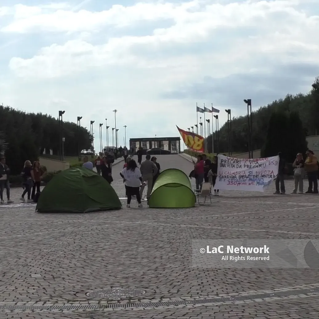Oss della Dulbecco, appello alla Regione: «Senza proroga finiamo in mezzo alla strada». Scadenza il 24 ottobre\n\n\n