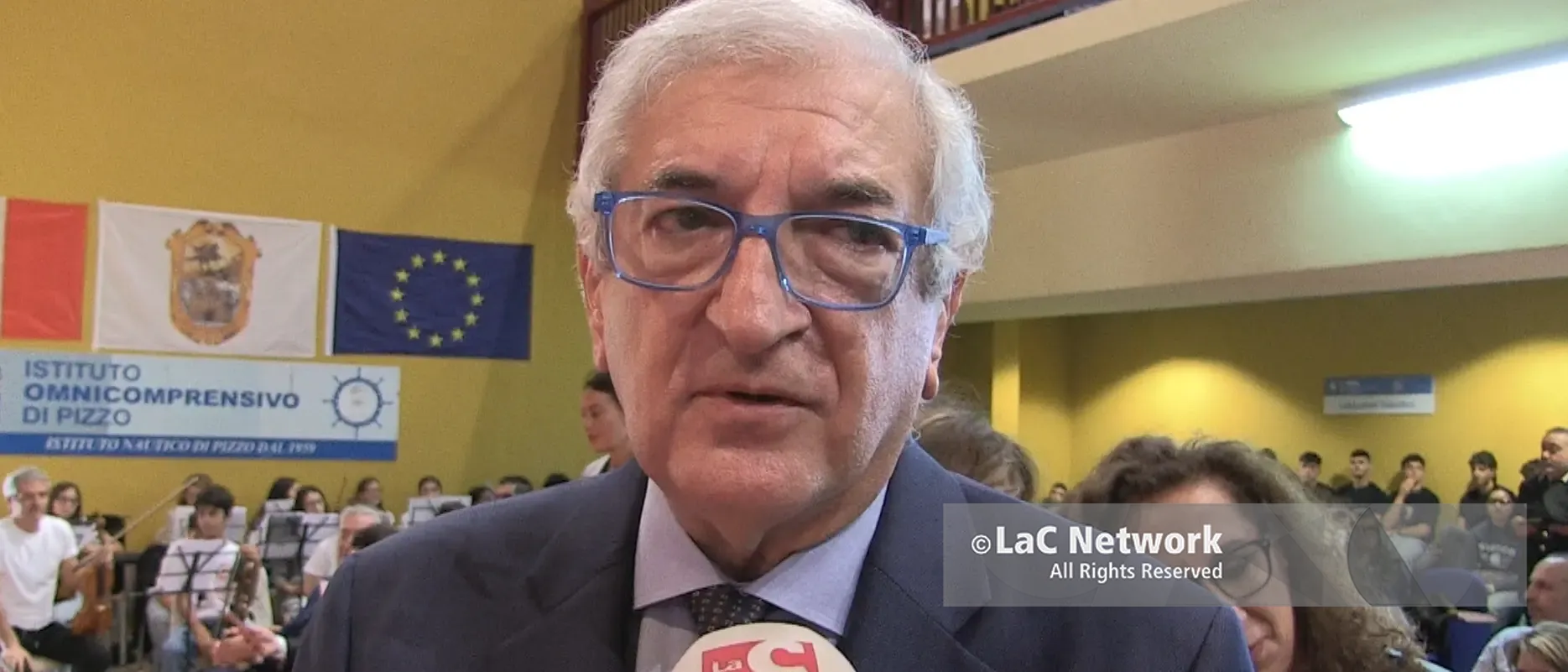 Il ministro Foti al Nautico di Pizzo per il “battesimo del mare” che inaugura l’anno scolastico: «Dal Pnrr 900mila euro per 13 progetti dell’Istituto»\n