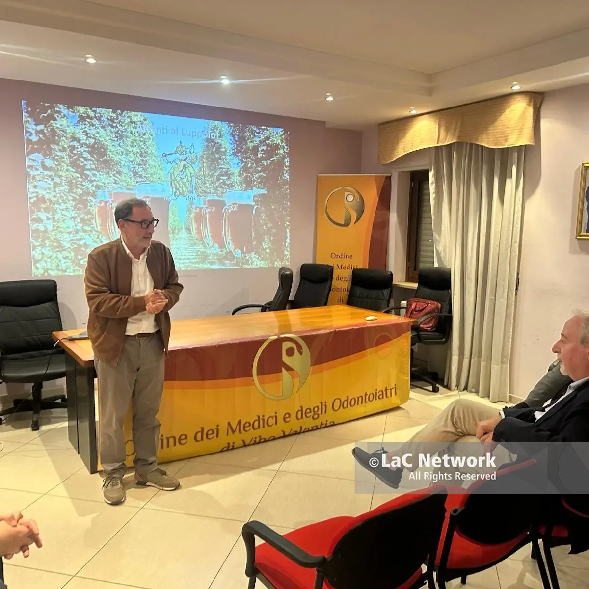 Vibo Valentia, nasce “MedicaMente”: medici a confronto tra amicizia, empatia e passioni\n