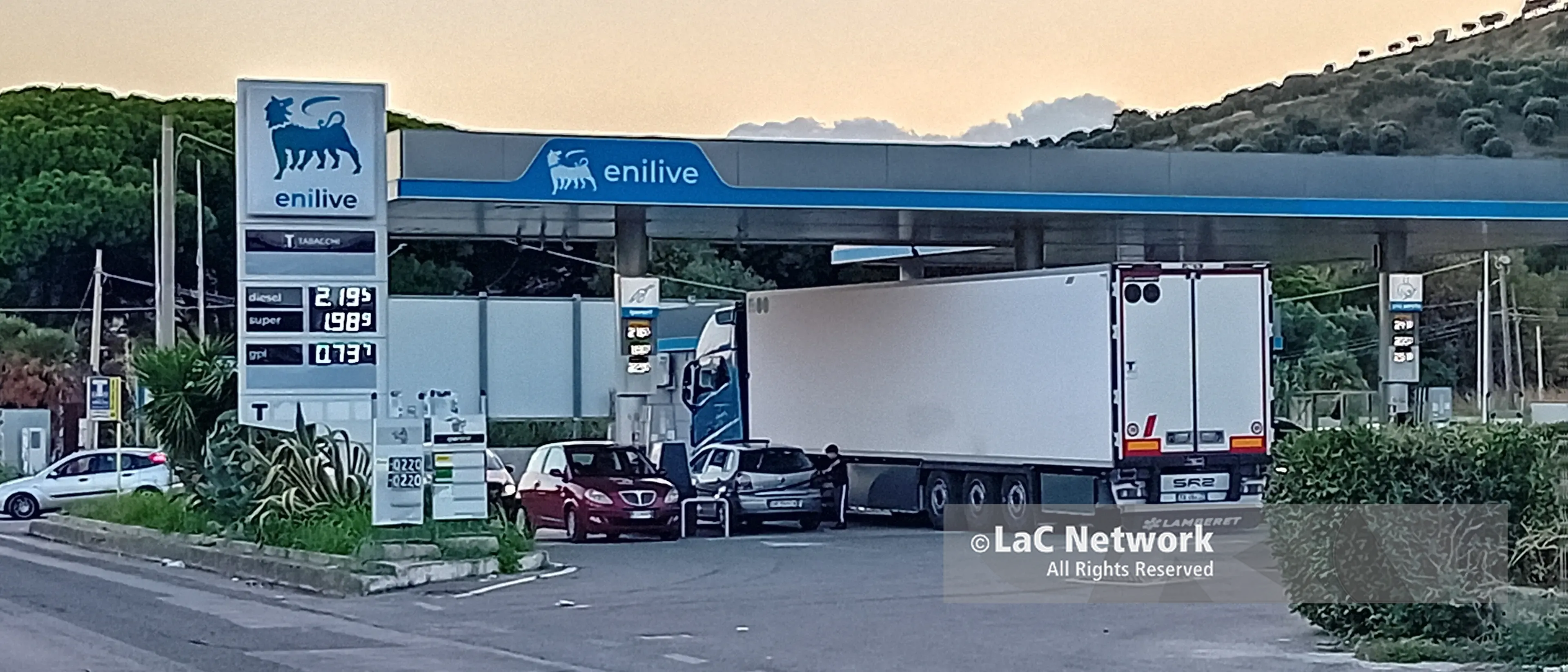 Carburanti, Eni proroga il tetto ai prezzi fino a fine anno: cosa cambia per benzina e diesel\n