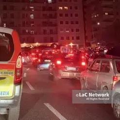 Incidente stradale in viale De Filippis: due vetture coinvolte\n